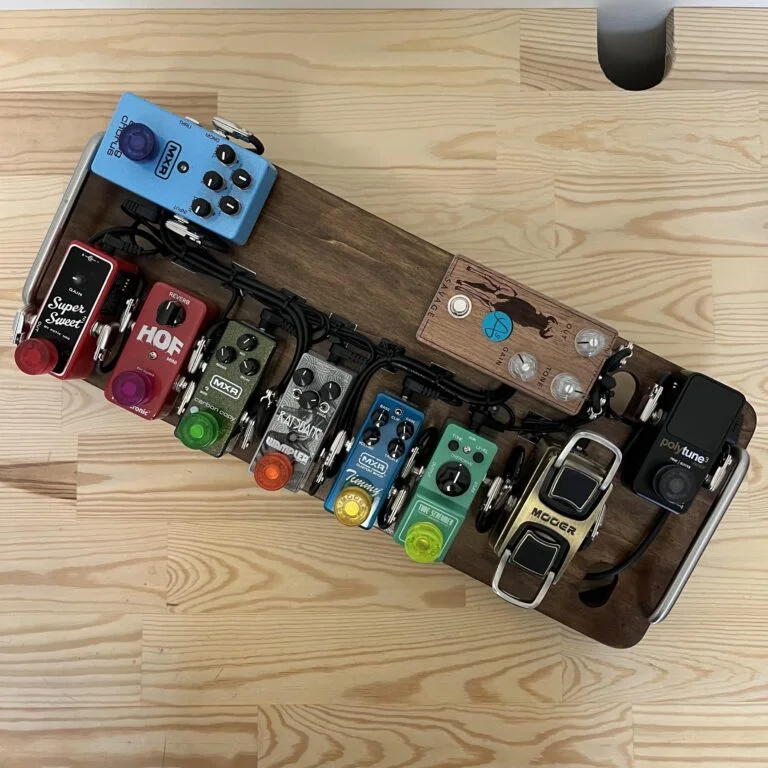 Lire la suite à propos de l’article Le pedalboard rock d&rsquo;Alexis